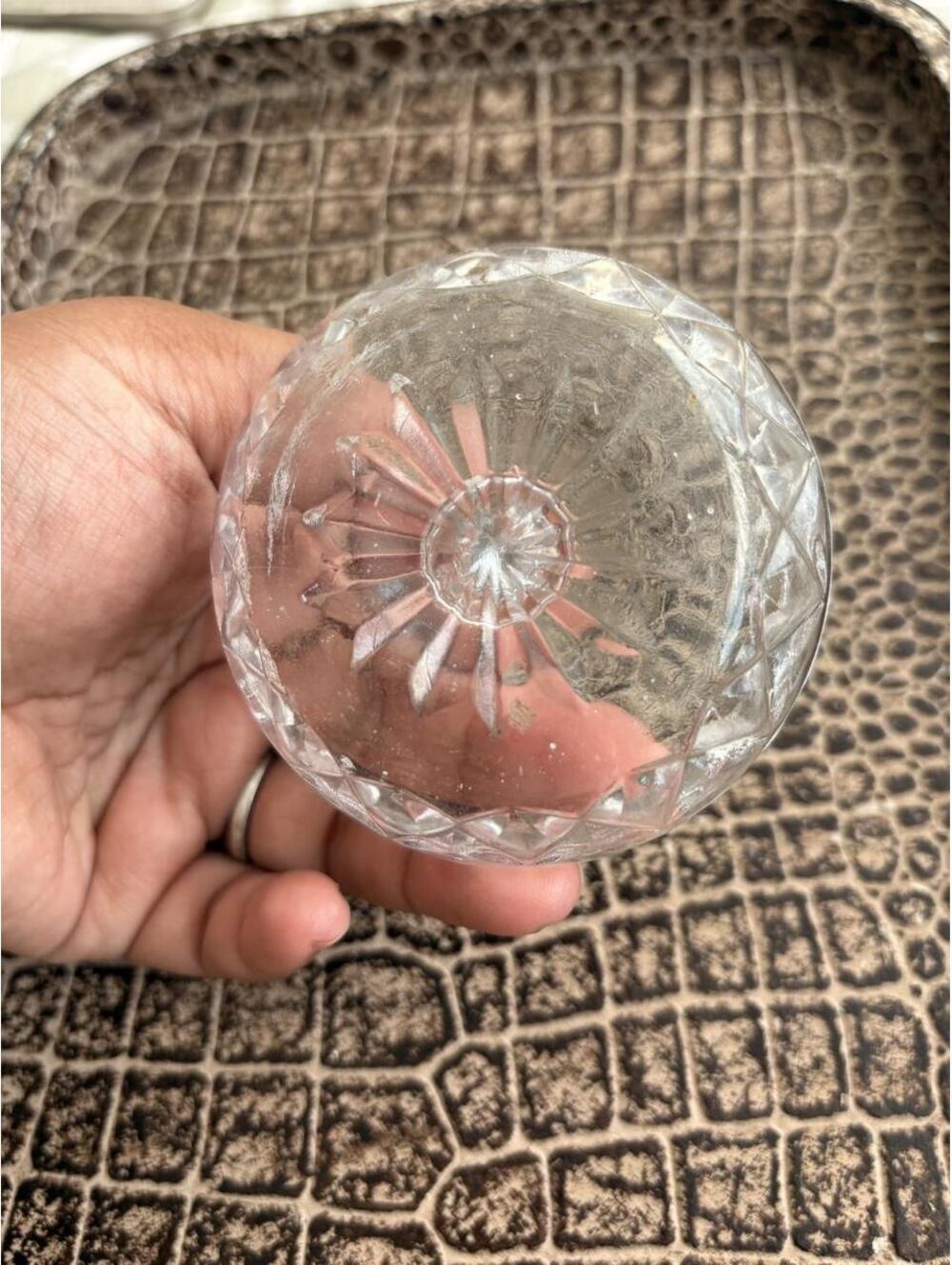 CRYSTAL RING HOLDER - Picture 4 of 5